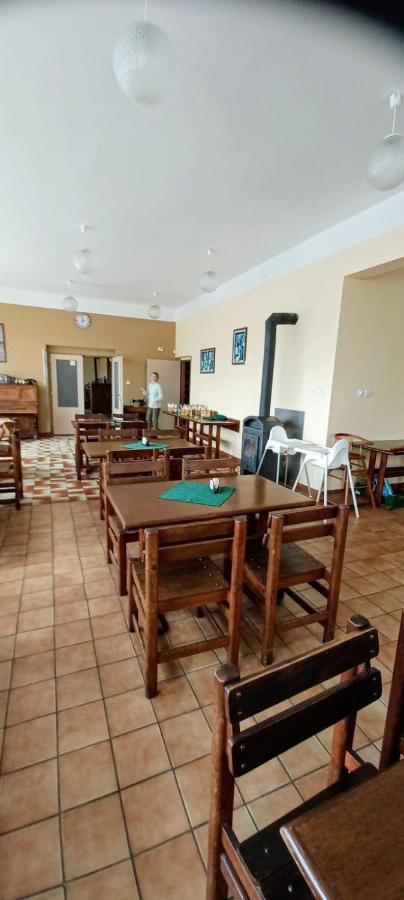Penzion A Restaurace U Jezirka Hrimezdice Dış mekan fotoğraf